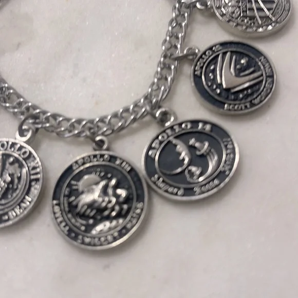 NASA Apollo Missions VII-XVII Large Charms Bracelet - Picture 5 of 7